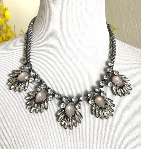 LOFT Rhinestone Bib Necklace Faceted Statement Brushed Silver Tone Ann Taylor 20 - Picture 2 of 9